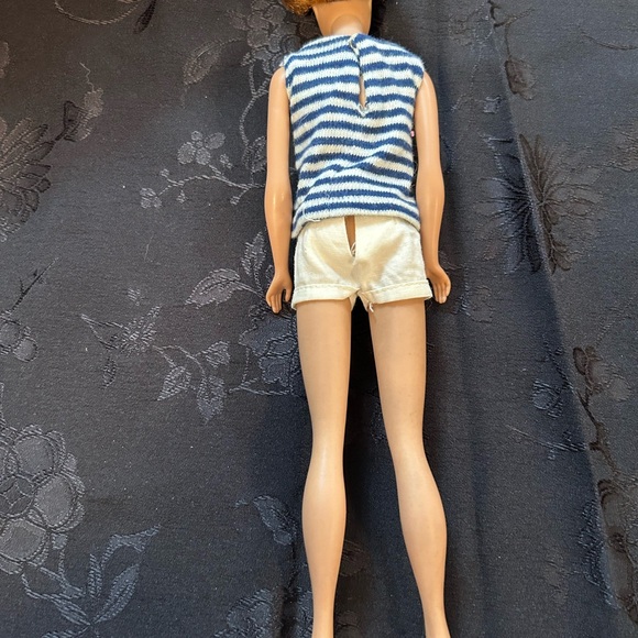 Barbie Fashion Queen doll with total bubble cut wig and black label blue top - Picture 2 of 12